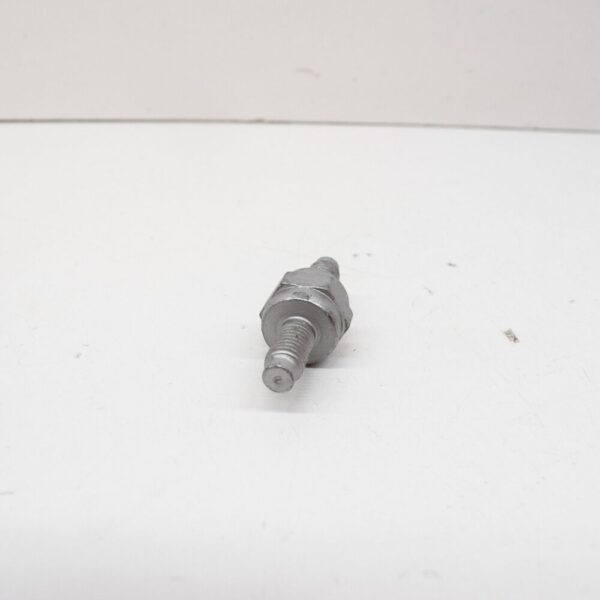 VOLSKWAGEN TRANSPORTER T6 SEAT BASE FIXINGS STUD SCREWS 7E0881700 NEW GENUINE - Image 4