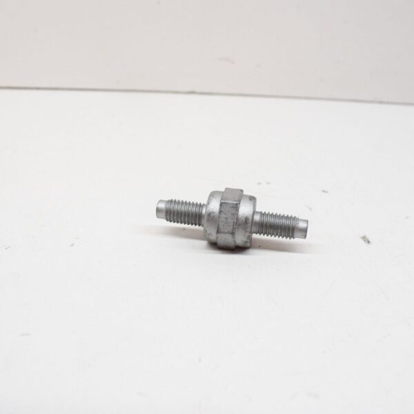 VOLSKWAGEN TRANSPORTER T6 SEAT BASE FIXINGS STUD SCREWS 7E0881700 NEW GENUINE - Image 5