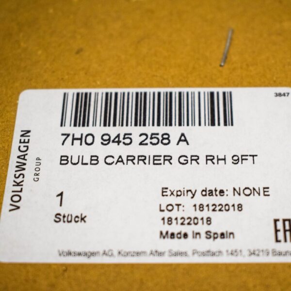VW TRANSPORTER T5 Rear Right Taillight Bulb Carrier 7H0945258A NEW GENUINE