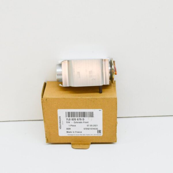 7L0820679D