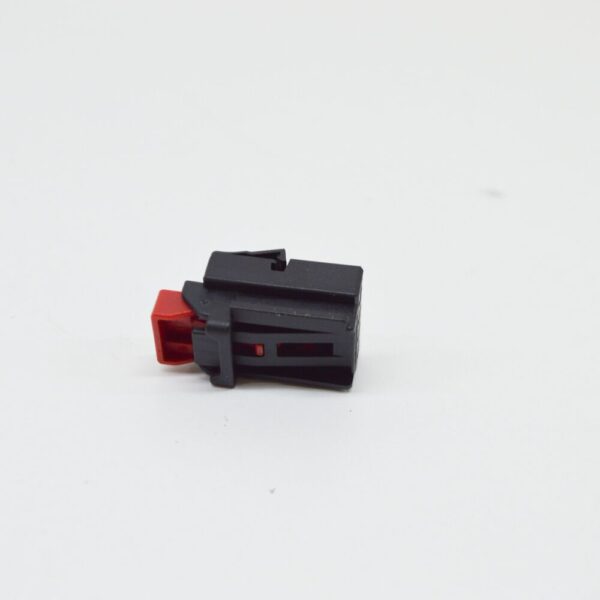 NEW VW GOLF MK7 4-PIN FLAT CONTACT HOUSING WITH CONTACT LOCK 7N0972704 - Image 4