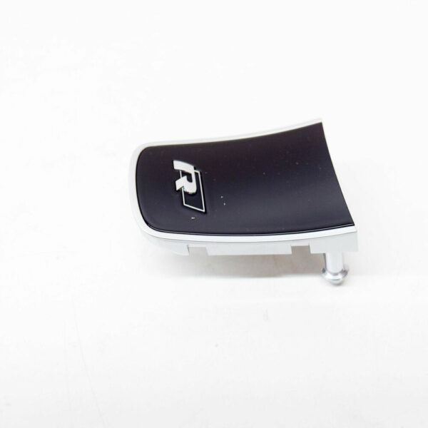 NEW VW TOUAREG 7P STEERING WHEEL LOWER BADGE "R" 7P6419685AP0P 2012 12094880 - Image 4