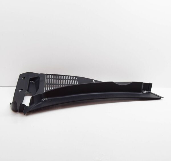 VW TOUAREG 7P Front Left Water Deflector RHD 7P6819401C NEW - Image 3