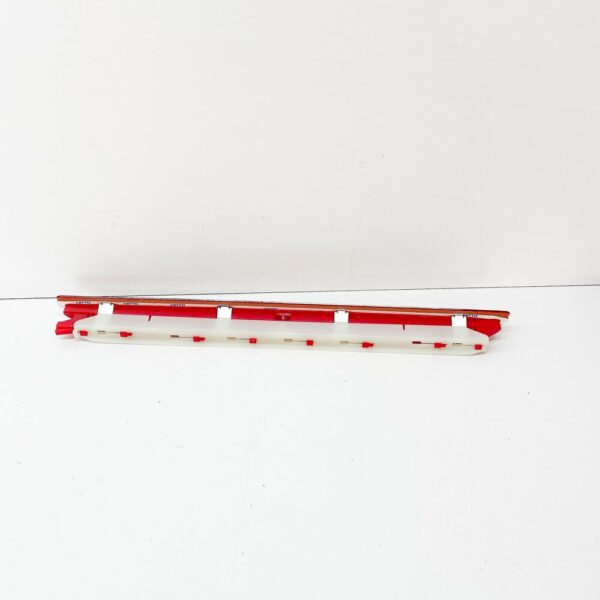 NEW VOLKSWAGEN AMAROK ADDITIONAL BRAKE STOP LIGHT 7P6945087B - Image 4