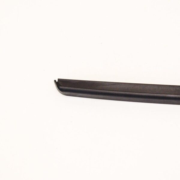 Audi Q5 windshield strip front left 80A854327B9B9 2017 NEW ORIGINAL - Image 3