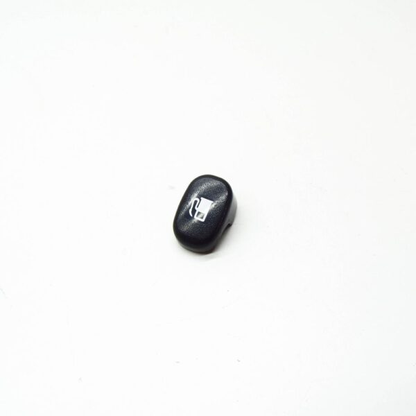 Hyundai Kona MK1 Tank Lid Button 8157522000, Original Part - Image 6
