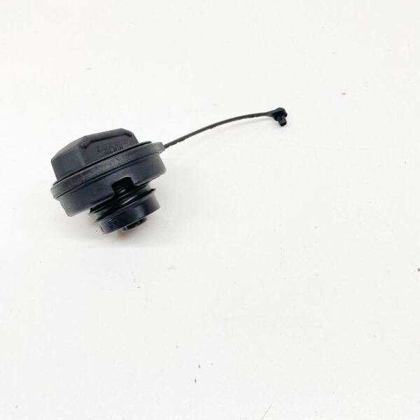 Audi A4 B6 tank cover 8E0201550 2000 NEW ORIGINAL - Image 3