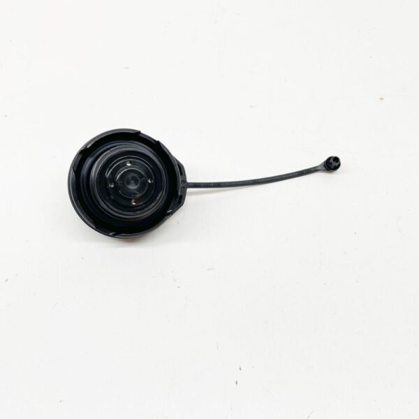 Audi A4 B6 tank cover 8E0201550 2000 NEW ORIGINAL - Image 4