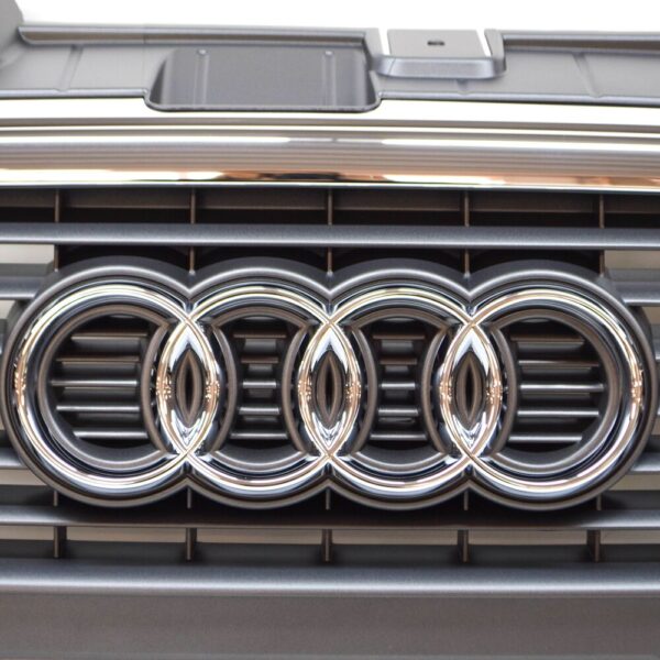 Audi A4 B7 Front Bumper Radiator Grid 8E0853651Q1QP NEW ORIGINAL - Image 3