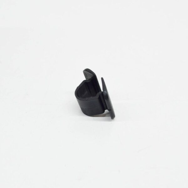 Audi A1 MK1 bonnet insulation retaining clip 8E0863727A, original part - Image 4