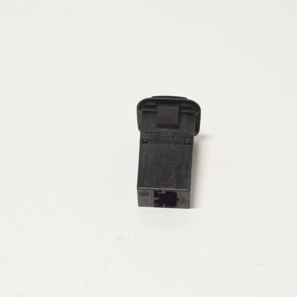 Audi Q3 A1 A3 A4 A5 A6 R8 Q5 AUX In Socket 8J0035475 NEW ORIGINAL - Image 4