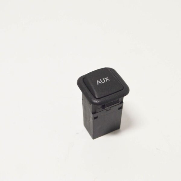Audi Q3 A1 A3 A4 A5 A6 R8 Q5 AUX In Socket 8J0035475 NEW ORIGINAL - Image 5