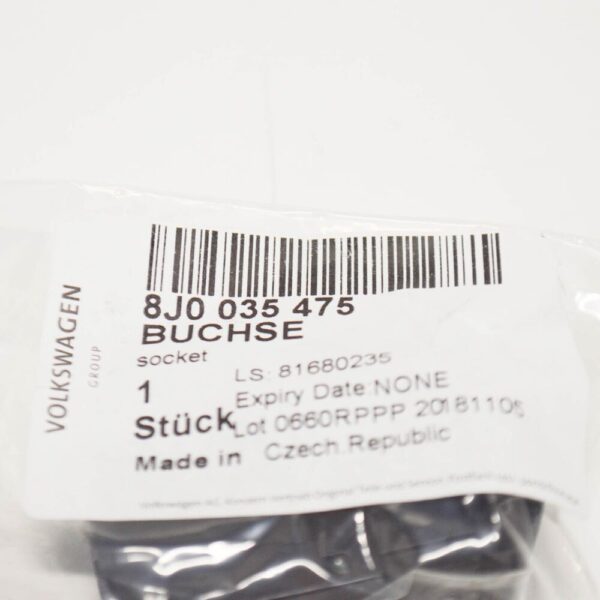 Audi Q3 A1 A3 A4 A5 A6 R8 Q5 AUX In Socket 8J0035475 NEW ORIGINAL