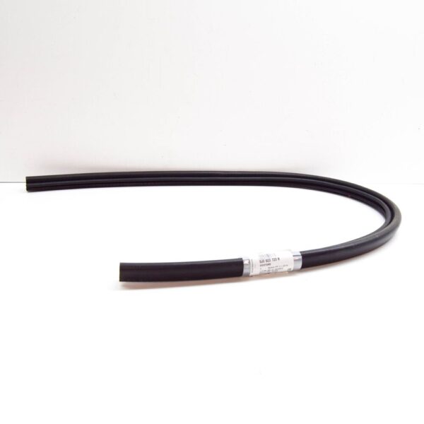 Audi TT 8J Under Bonnet Rubber Seal 8J0823723B NEW ORIGINAL - Image 3