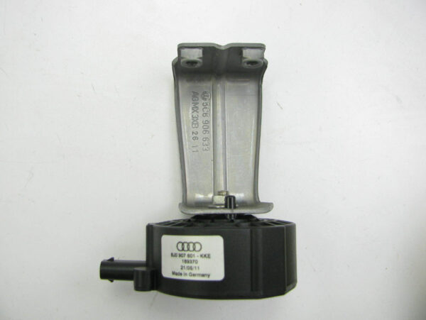 8J0907601