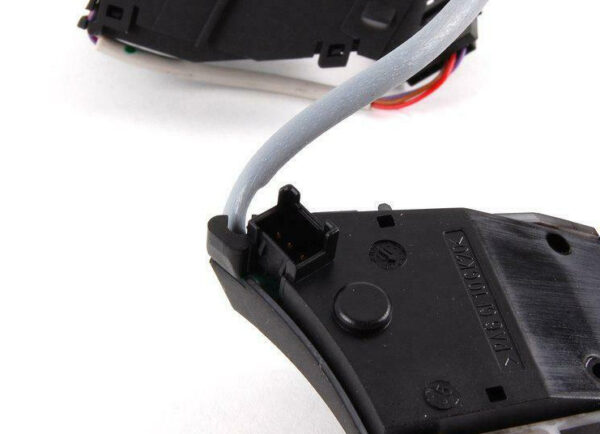 NEW AUDI A3 8P STEERING WHEEL MULTIFUNCTION BUTTONS 8J09515275PR ORIGINAL - Image 4