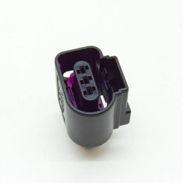 Audi A1 MK1 3-pin flat contact housing 8K0973703, original part - Image 3