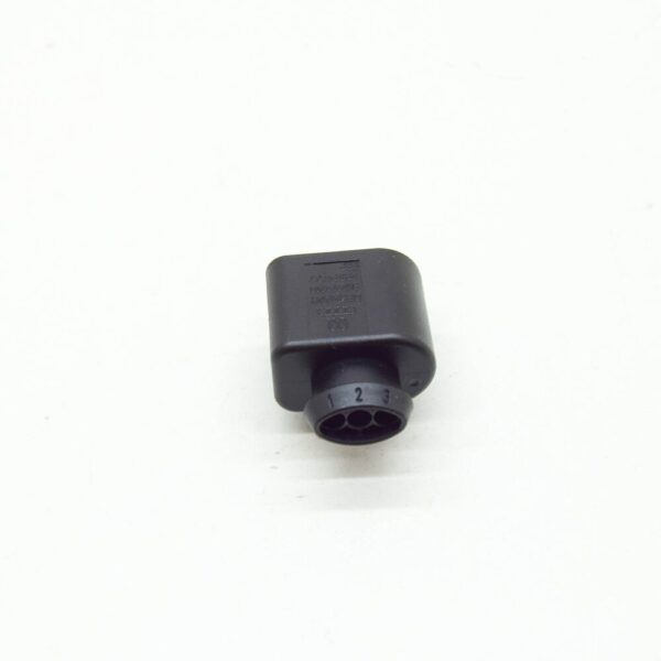 Audi A1 MK1 3-pin flat contact housing 8K0973703, original part - Image 4