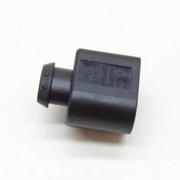 Audi A1 MK1 3-pin flat contact housing 8K0973703, original part - Image 5