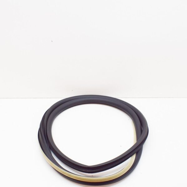 Audi A3 8P front door interior seal 8P4831721C7N9 NEW - Image 3