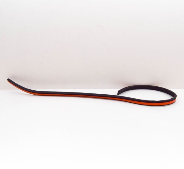 AUDI Q5 8R UPPER TAILGATE SEAL 8R0827669 NEW - Image 3