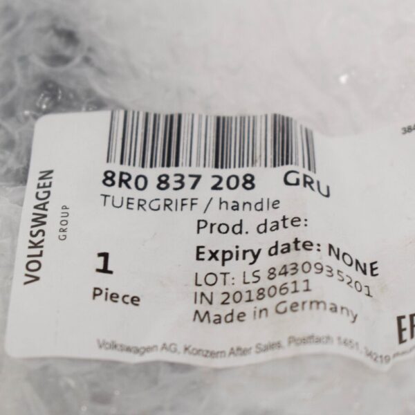 8R0837208GRU