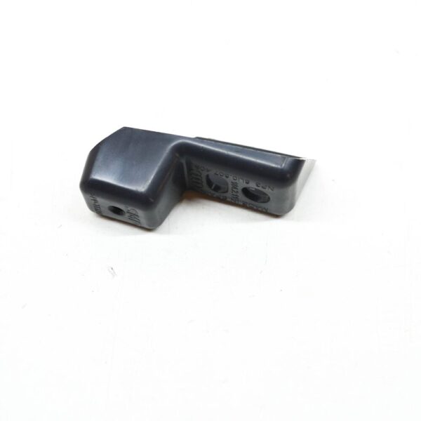 AUDI Q3 8U FRONT BUMPER LEFT ADAPTER 8U0807409 NEW ORIGINAL - Image 3