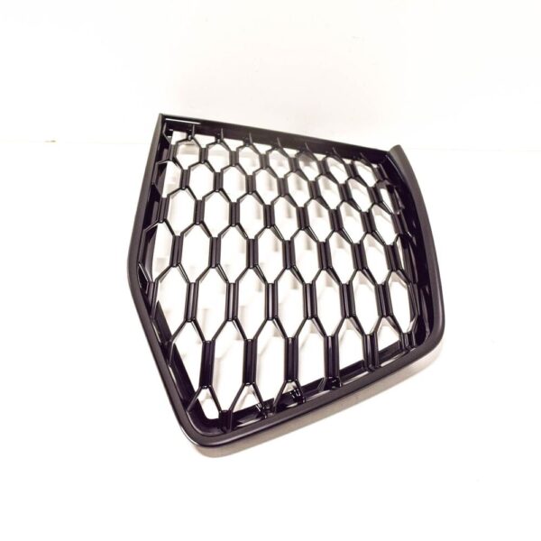 Audi Q3 8U RS front bumper right ventilation grille 8U0807682GT94 NEW - Image 4