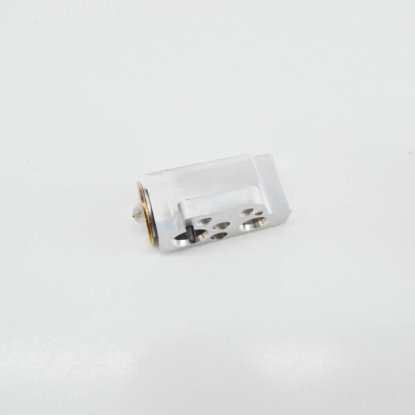 NEW AUDI Q3 8U AIR CONDITIONER EXPANSION VALVE 8U0820679 ORIGINAL - Image 4
