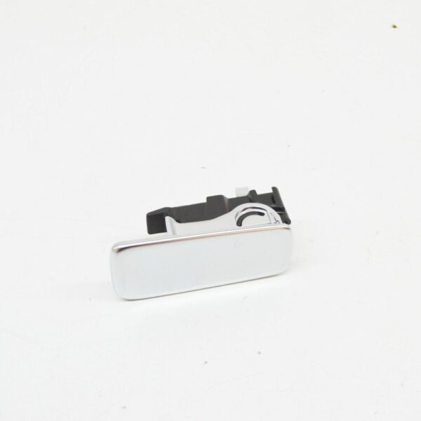 NEW AUDI Q3 8U GLOVE COMPARTMENT LID CATCH LHD 8U1857131B3Q7 - Image 4