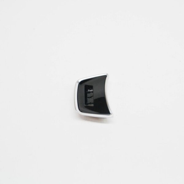 NEW AUDI A3 8V STEERING WHEEL CENTER COVER CAP TRIM 8V0419673INZ - Image 4