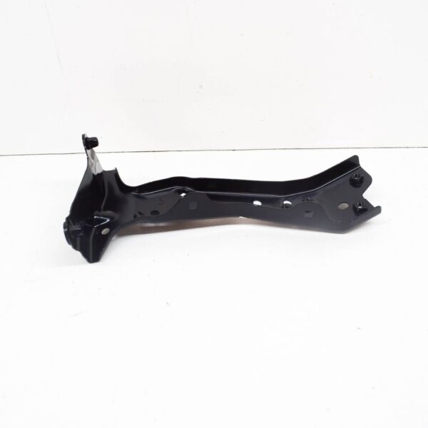 Audi A3 Sportback 8V fender holder front right 8V0821136B NEW ORIGINAL - Image 4