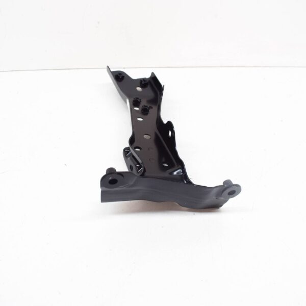 Audi A3 Sportback 8V fender holder front right 8V0821136B NEW ORIGINAL - Image 5
