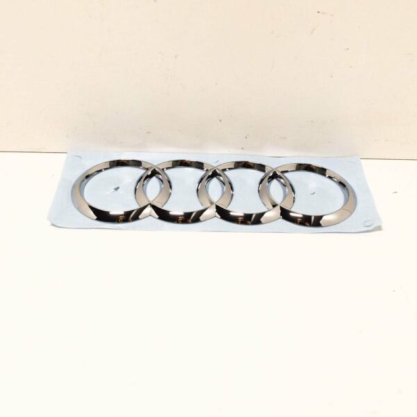NEW AUDI TT 8S FRONT BONNET EMBLEM BADGE 8V08537422ZZ - Image 4