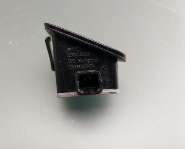 8V1949145A
