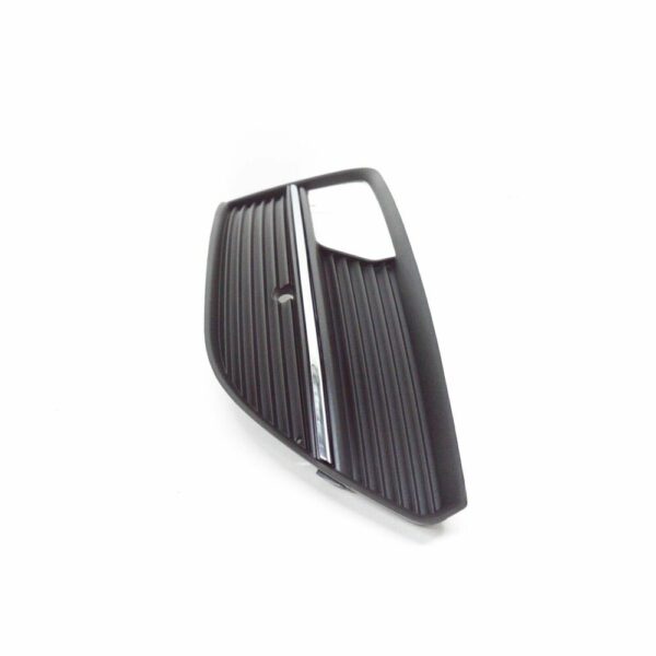 NEW AUDI A3 8PA FRONT BUMPER RIGHT SIDE GRILLE 8V3807682A 9B9
