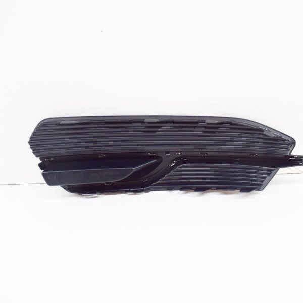 AUDI A3 Sportback 8V Front Right Lower Grille 8V4807682A9B9 NEW ORIGINAL - Image 4