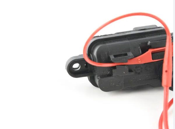 VW AUDI A6 actuator door lock fuel supply original 8V486215 - Image 3