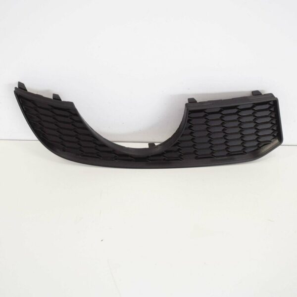 NEW AUDI A3 8V FRONT BUMPER RIGHT SIDE GRILLE TRIM 8V5807820C - Image 3
