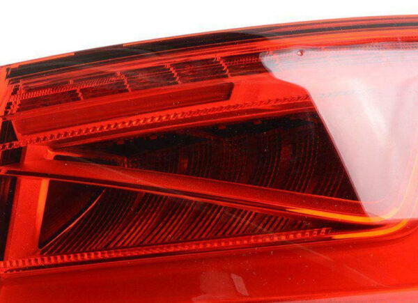 NEW AUDI A3 8V REAR RIGHT OUTER LED TAILLIGHT 8V5945096C ORIGINAL - Image 3