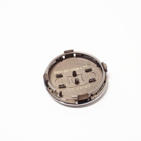 Audi A4 B9 wheel hub cap cover 8W0601170B new - Image 4