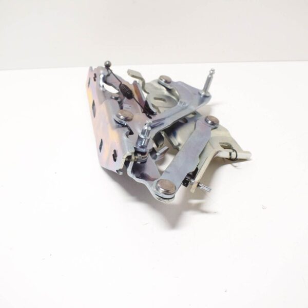 Audi A4 B9 bonnet hinge front right 8W0823302E new - Image 5