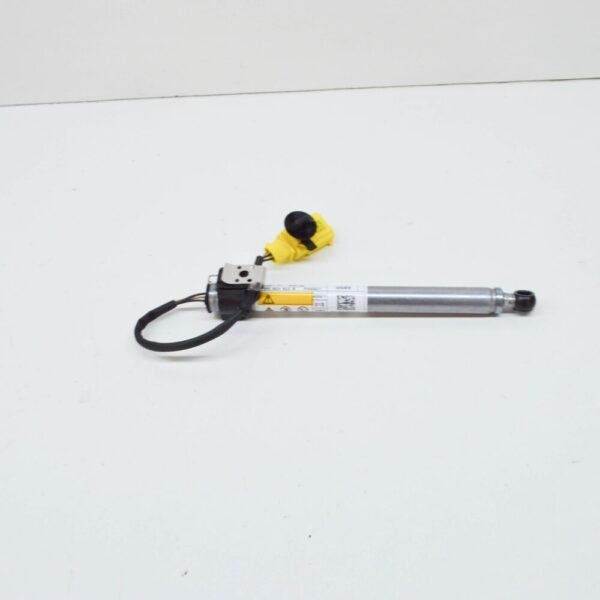 AUDI A4 8W B9 Hood Activator For Pedestrian Protection 8W0823823C NEW ORIGINAL - Image 4