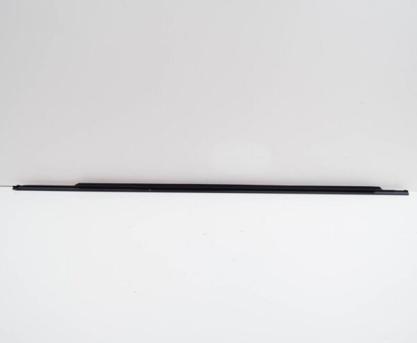 AUDI A4 B9 FRONT RIGHT OUTER WINDOW APERTURE SEAL 8W0837478A NEW ORIGINAL - Image 3