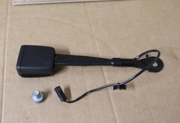 New VW GOLF CD MK8 FRONT LEFT SEAT BELT BUCKLE 8Y0857755MNB Genuine - Image 3