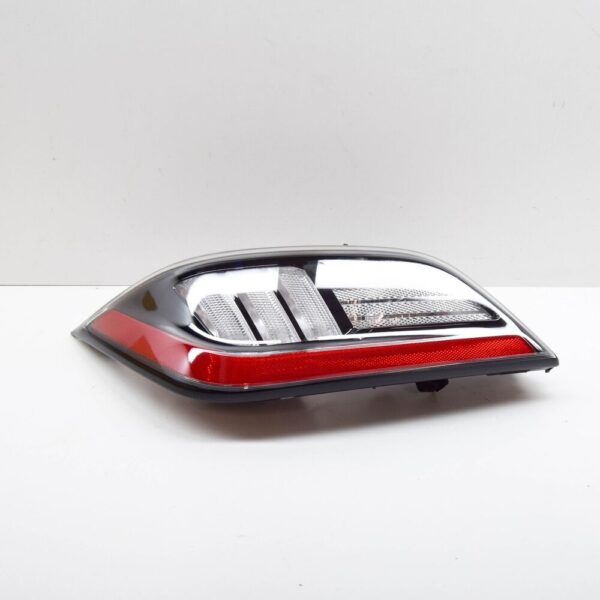 92405J9610 HYUNDAI KONA MK1 Rear Left Side Turn Signal Lamp LHD 92405J9610 NEW