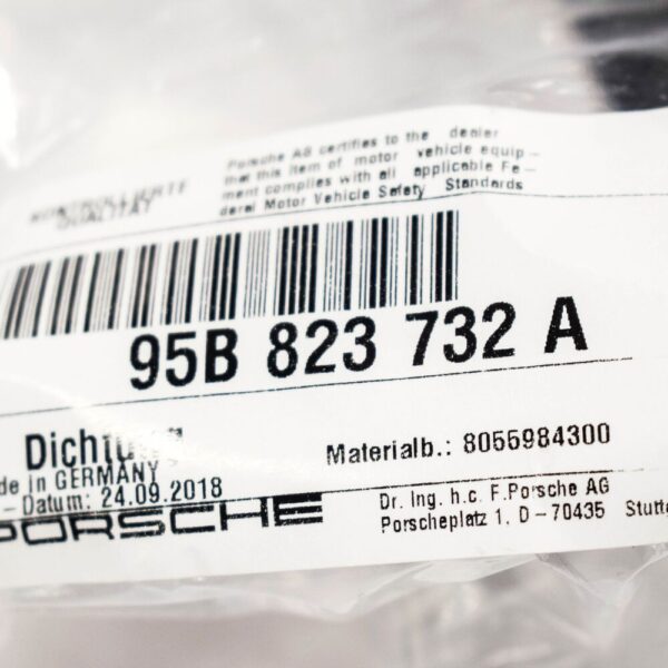 PORSCHE MACAN 95B Bonnet Right Side End Seal 95B823732A NEW GENUINE - Image 3