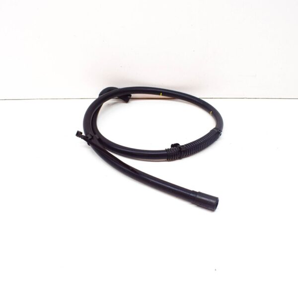 Porsche Macan 95B Headlight Breather Pipe Front Right 95B941560C GENUINE - Image 3