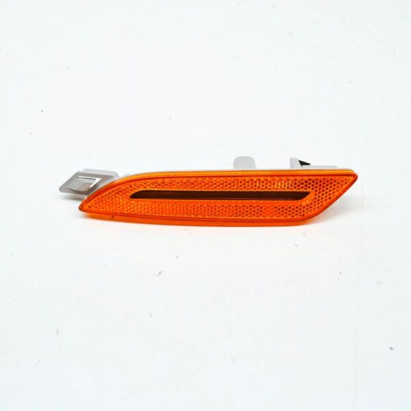 Porsche Panamera 970 Front Left Fenders Indicator 97063104700 NEW ORIGINAL - Image 2