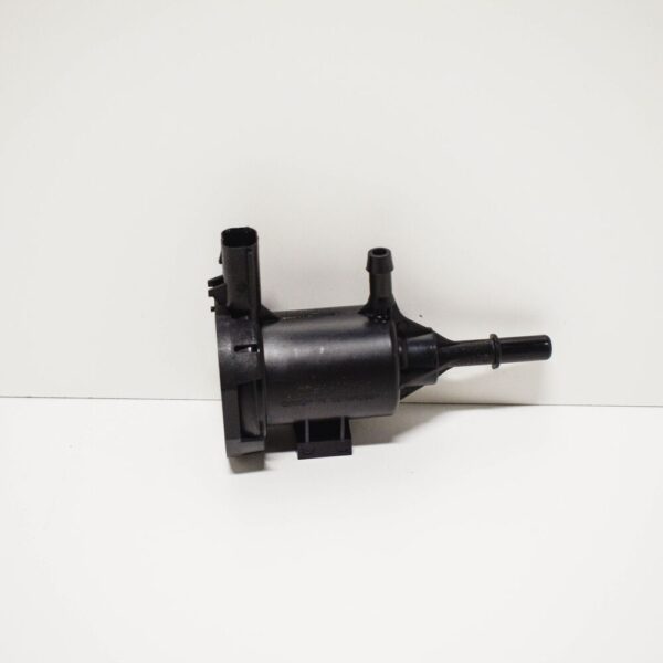 New Mercedes Benz GLA X156 Fuel Flush Valve A0004760600 ORIGINAL - Image 4